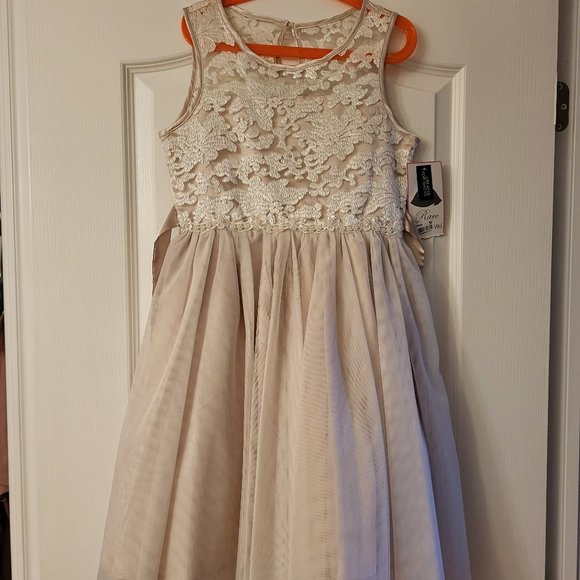FLOWER GIRL DRESS - Picture 1 of 3